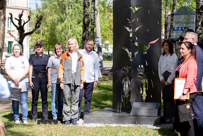 В Кирове открыли стелу «Живи»