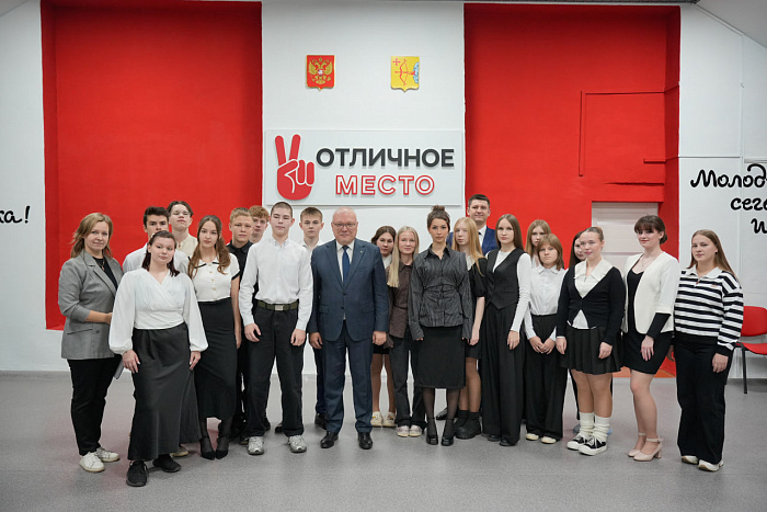 Александр Соколов встретился с молодежью Орлова