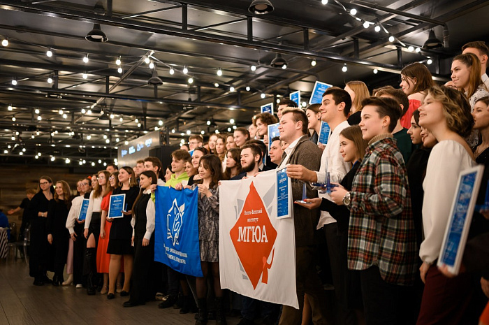 В Кировской области продолжается приём заявок на премию «Студент года»