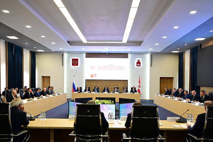 Поддержку работающей молодежи обсудили на окружном Совете